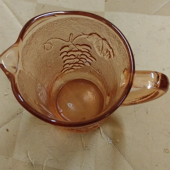 Pink glass milk/cream pitcher - Picture 3 of 5